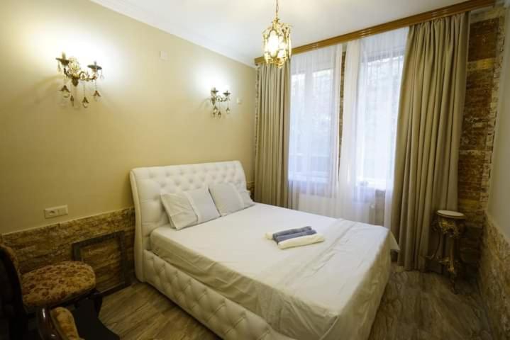 Daisy S Aparthotel